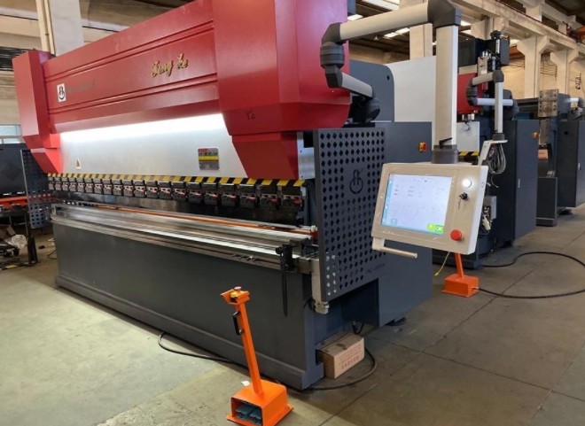 智能而彎，馭效而成：豐科機械數控折彎機助力精密鈑金加工領域? 